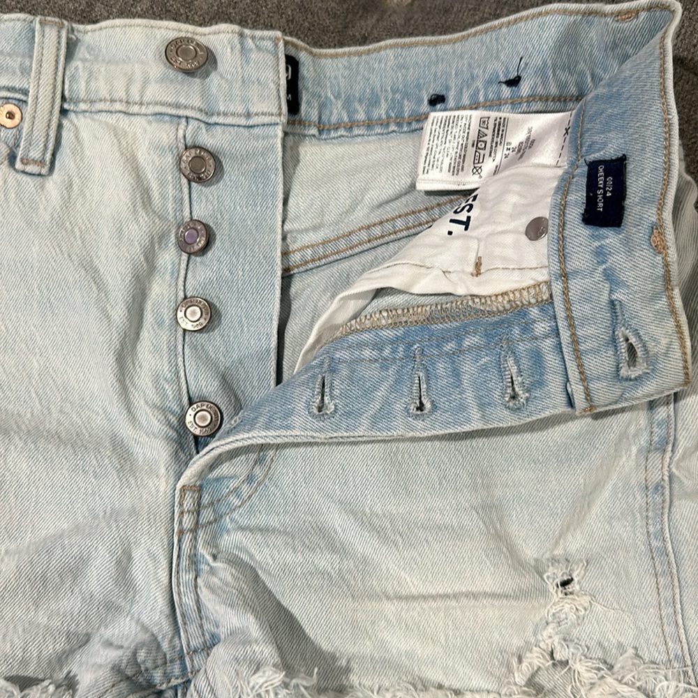 GAP Shorts - Picture 3 of 3